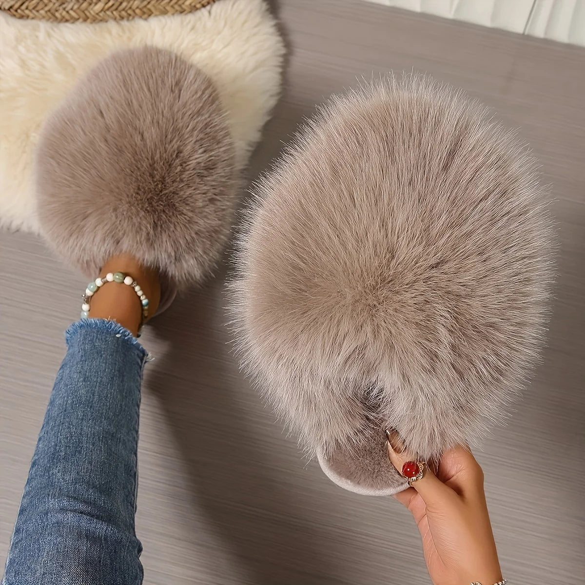 Velixir™ - Fluffy Plush Slippers